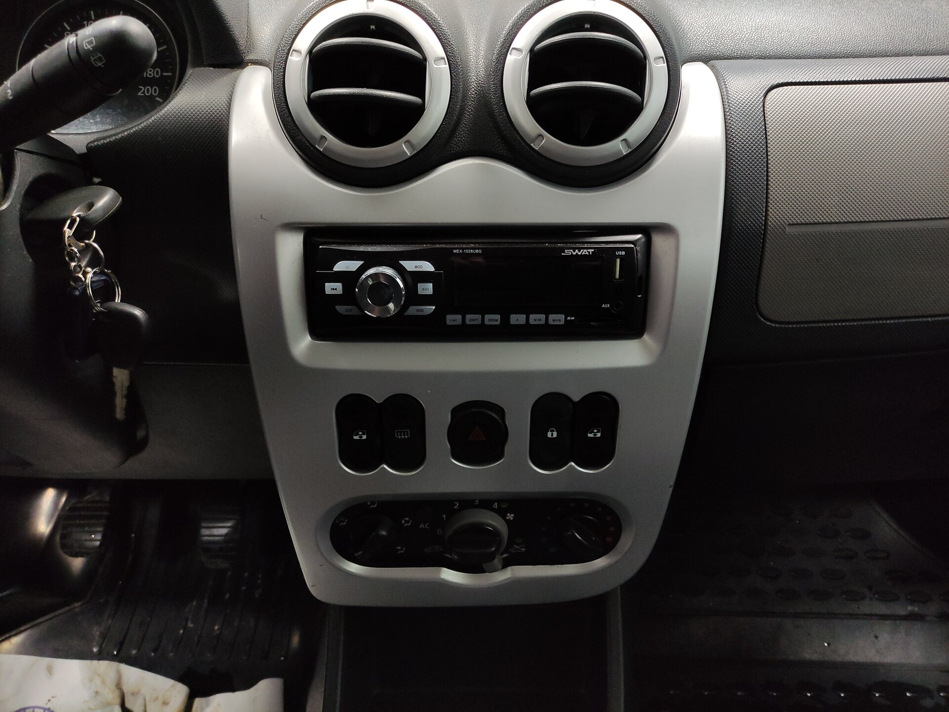 Renault Sandero, I 2011