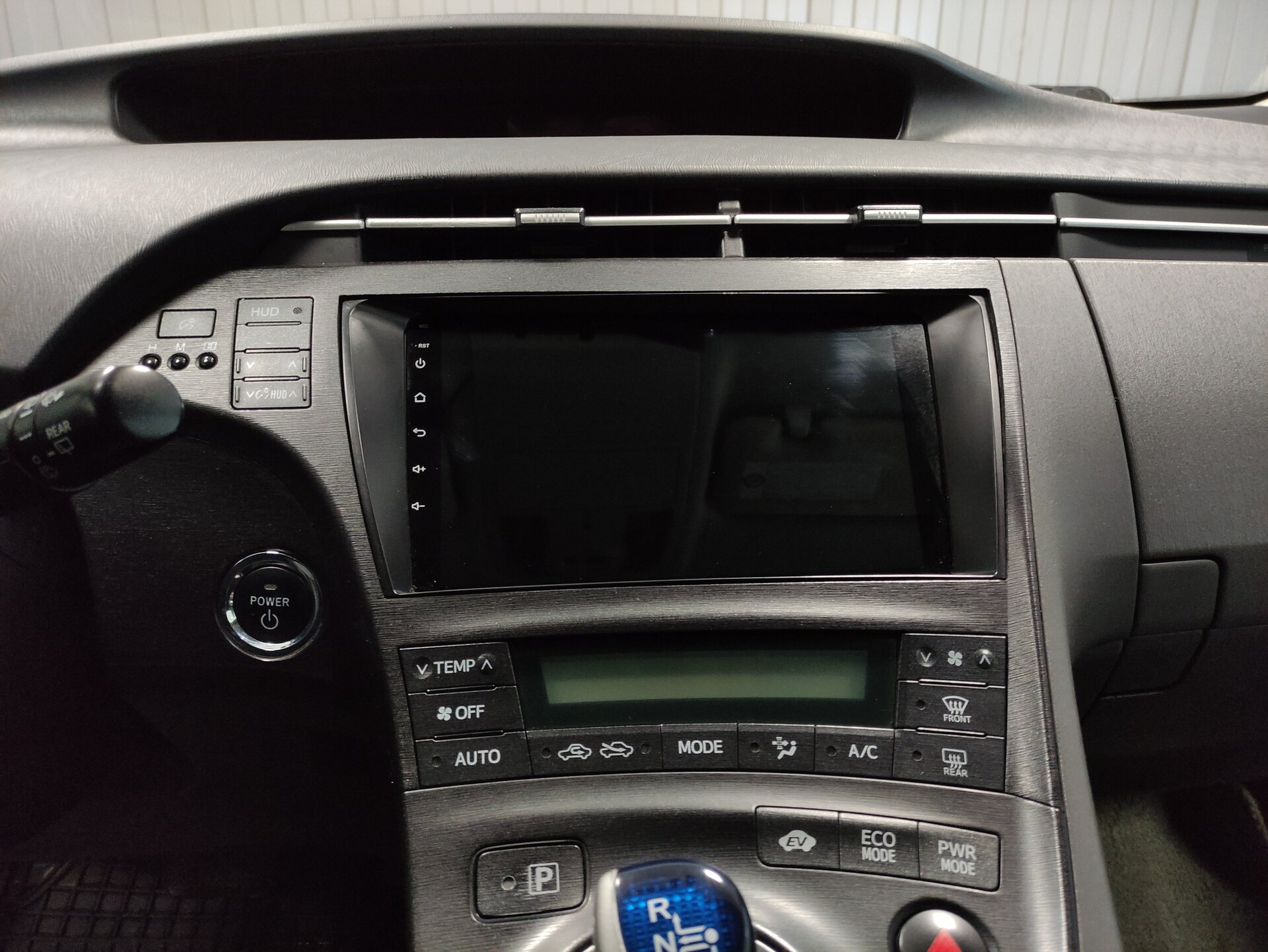 Toyota Prius, III Рестайлинг (XW30) 2011 Toyota Prius, III Рестайлинг (XW30) 2011