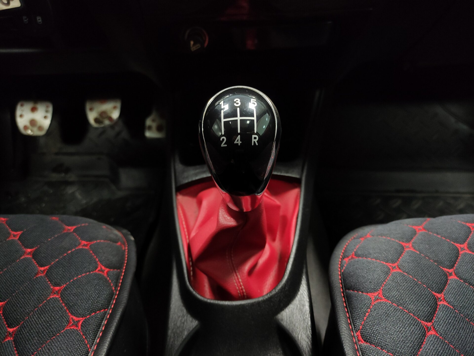 Geely MK Cross, I 2012