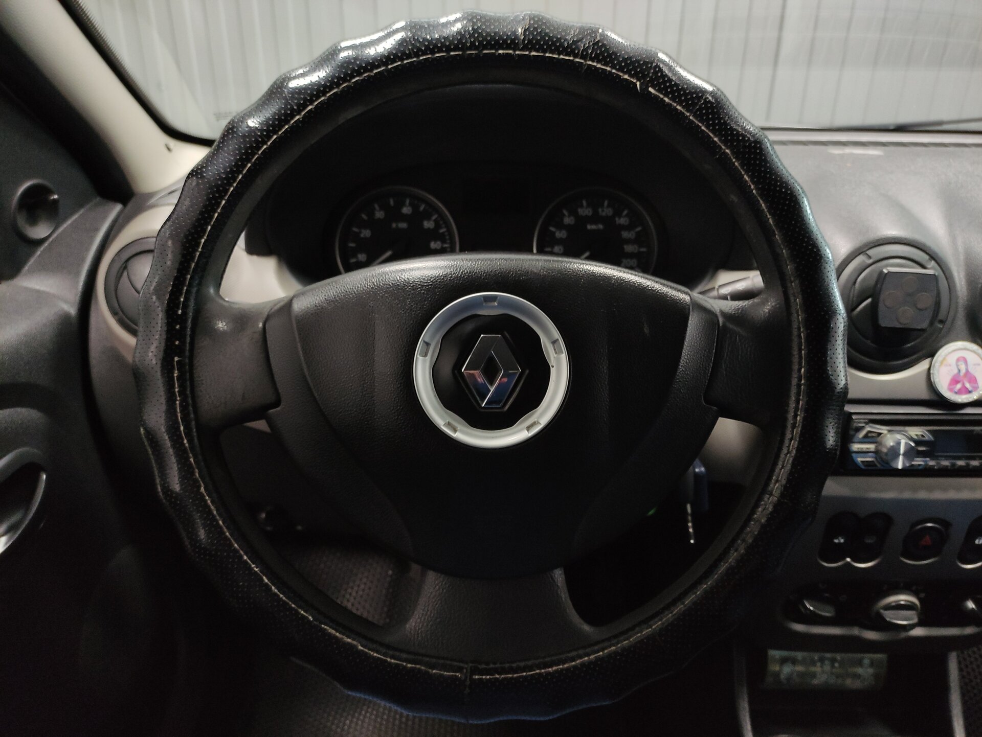 Renault Logan, I Рестайлинг 2011