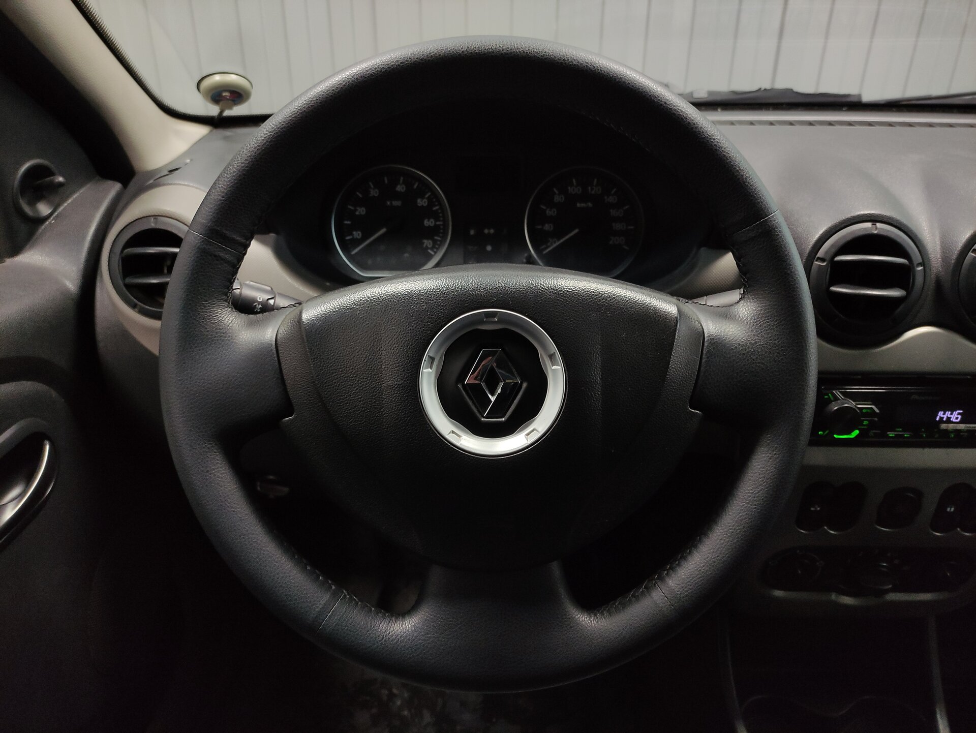 Renault Logan, I Рестайлинг 2012