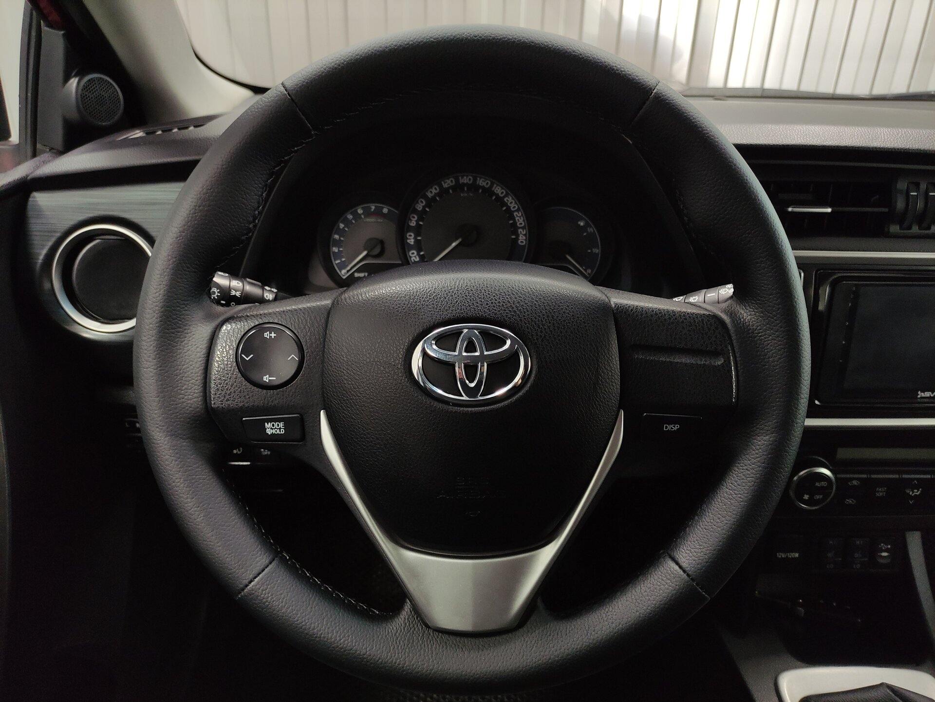 Toyota Auris, II 2013