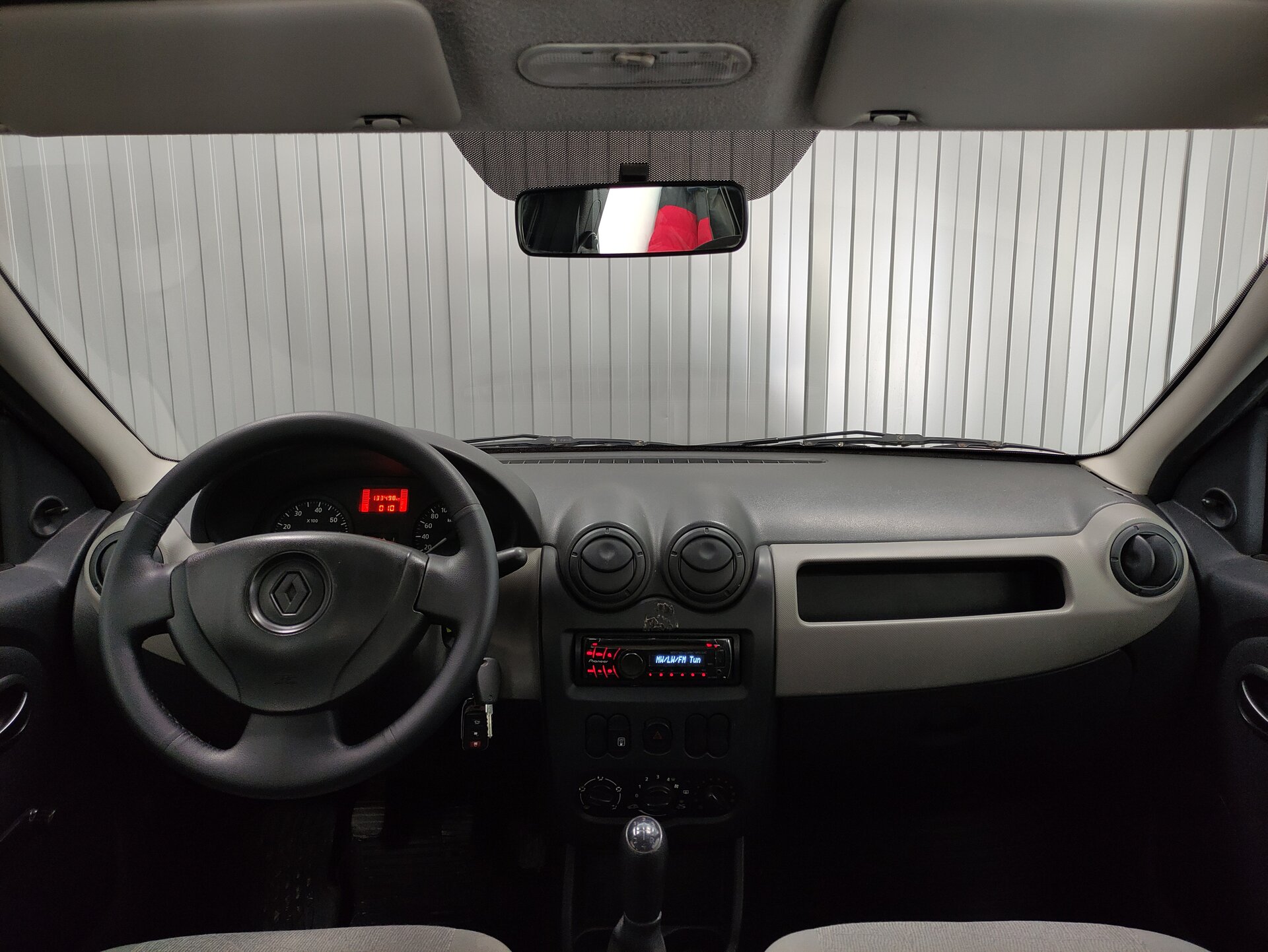 Renault Logan, I Рестайлинг 2015