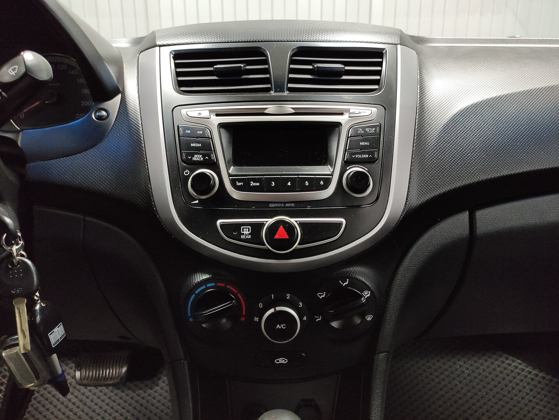 Hyundai Solaris, I 2012