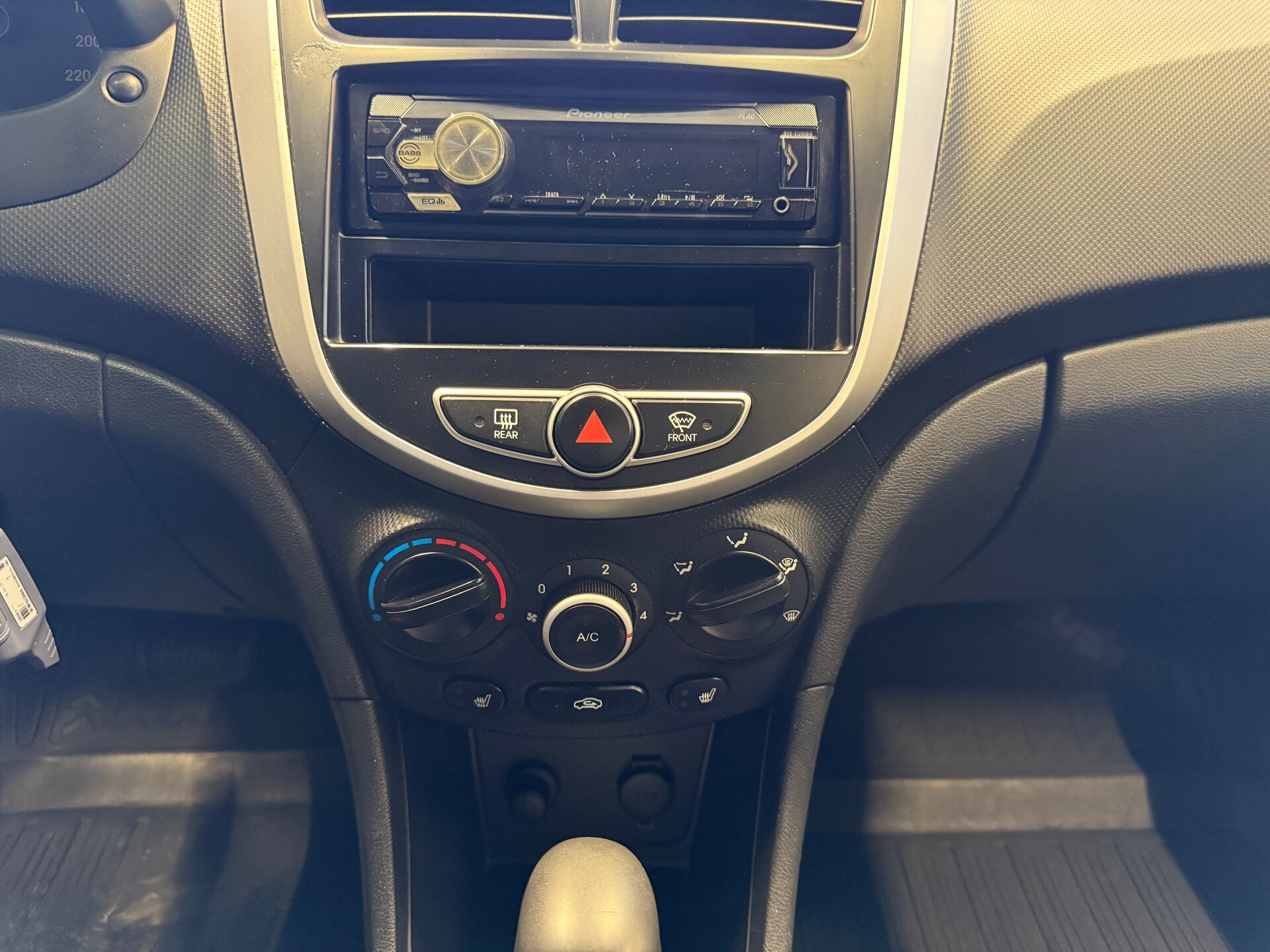 Hyundai Solaris, I 2012 Hyundai Solaris, I 2012