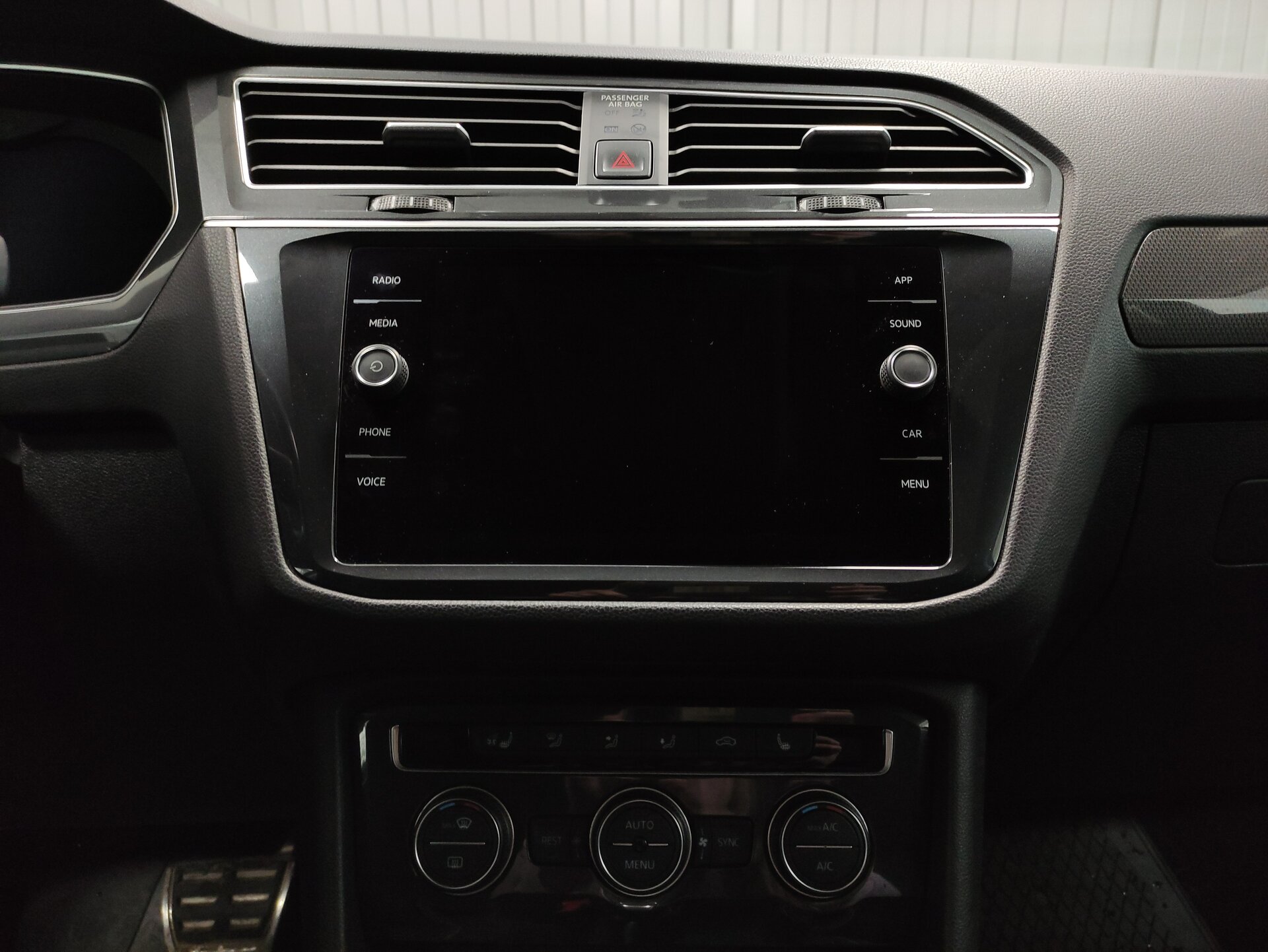 Volkswagen Tiguan, II 2018