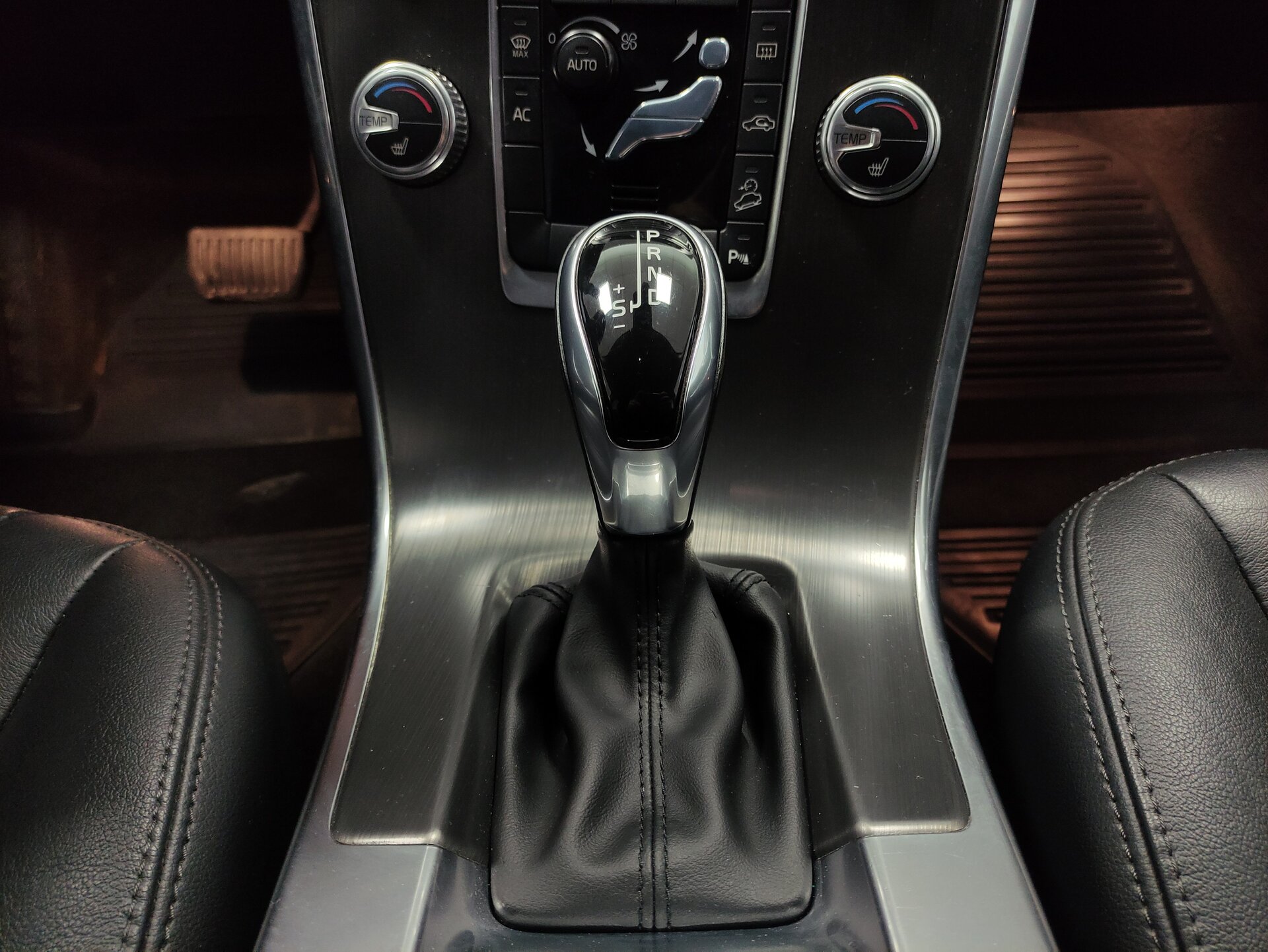 Volvo XC60, I Рестайлинг 2015 Volvo XC60, I Рестайлинг 2015