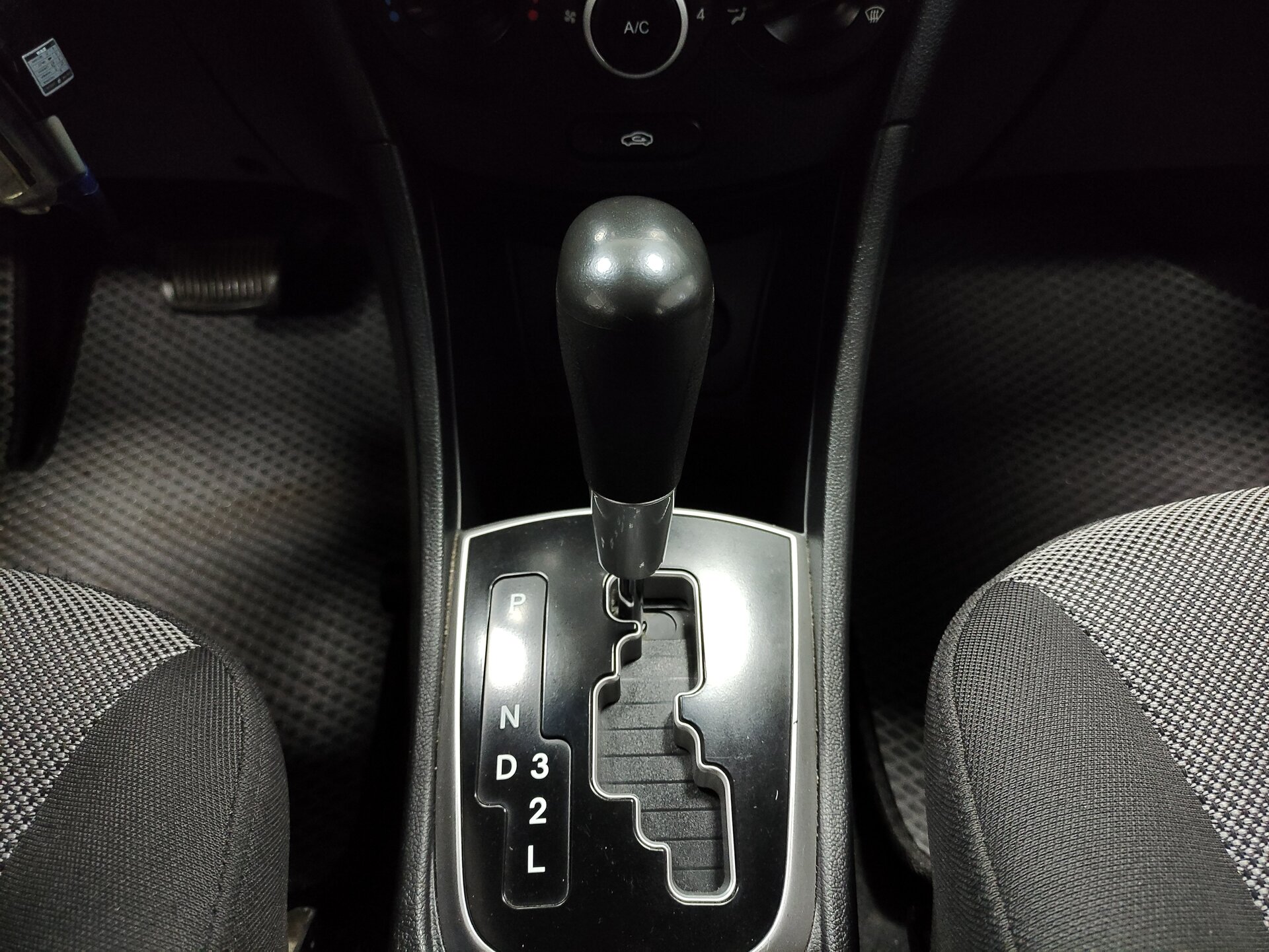 Hyundai Solaris, I 2012