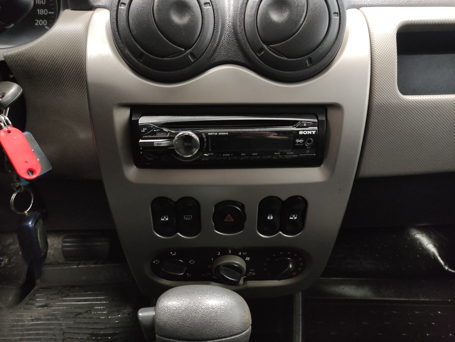 Renault Sandero, I 2011 Renault Sandero, I 2011