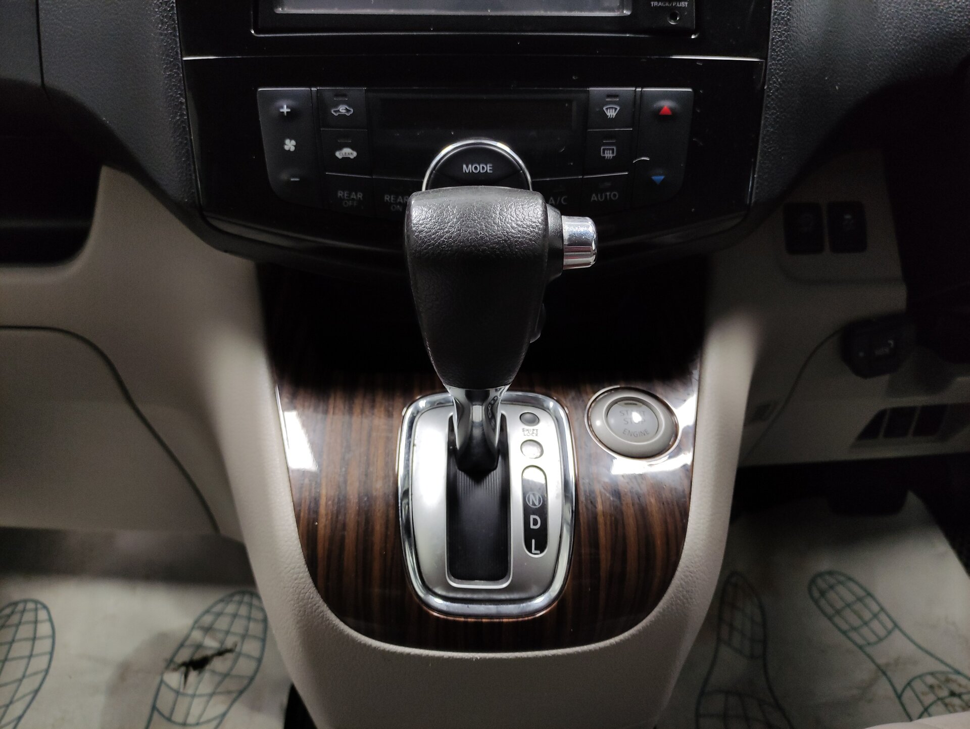 Nissan Serena, IV (C26) 2014