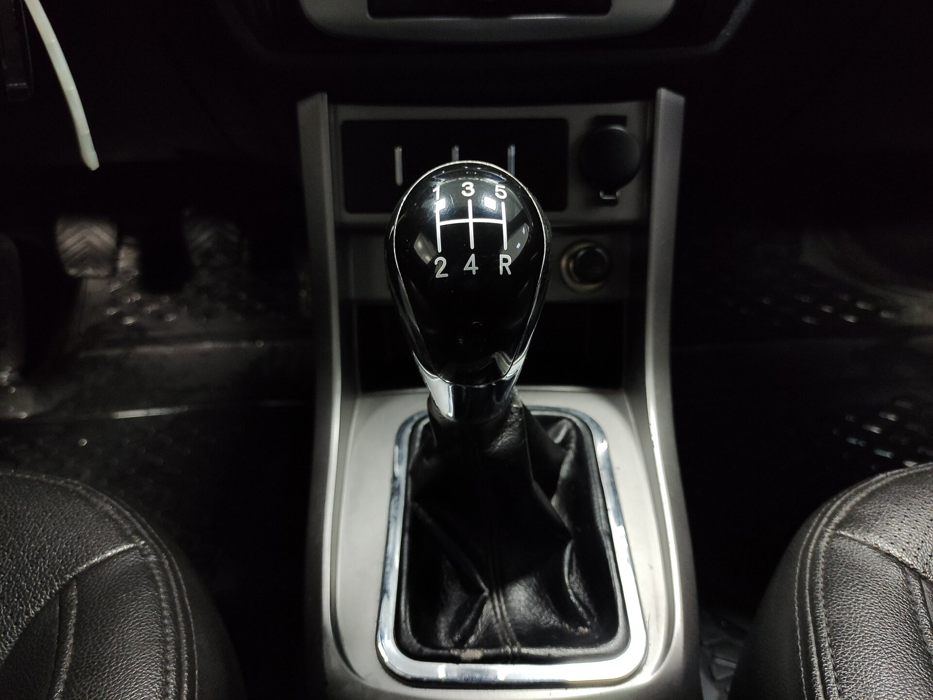 Geely Emgrand EC7, I 2013
