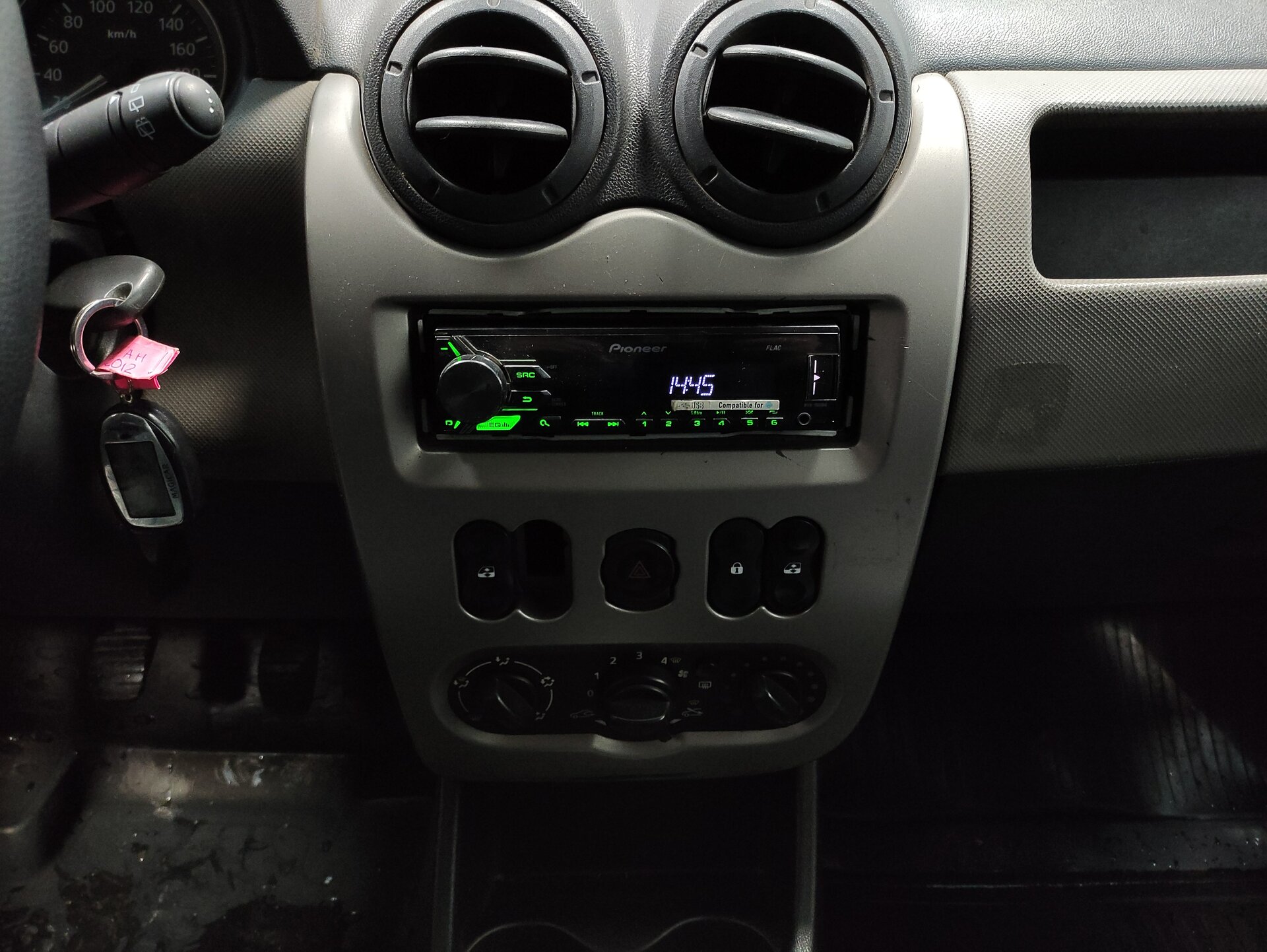 Renault Logan, I Рестайлинг 2012