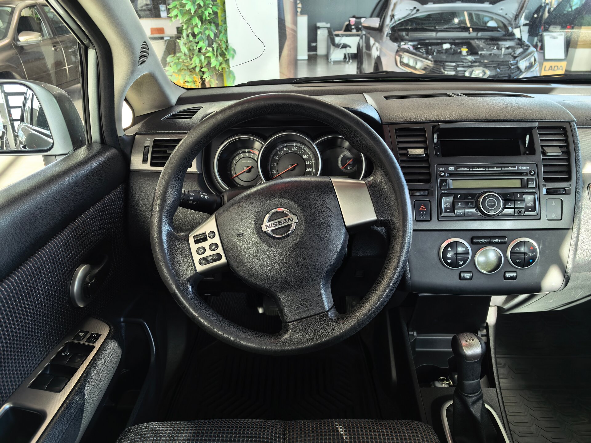 Nissan Tiida, I Рестайлинг 2011