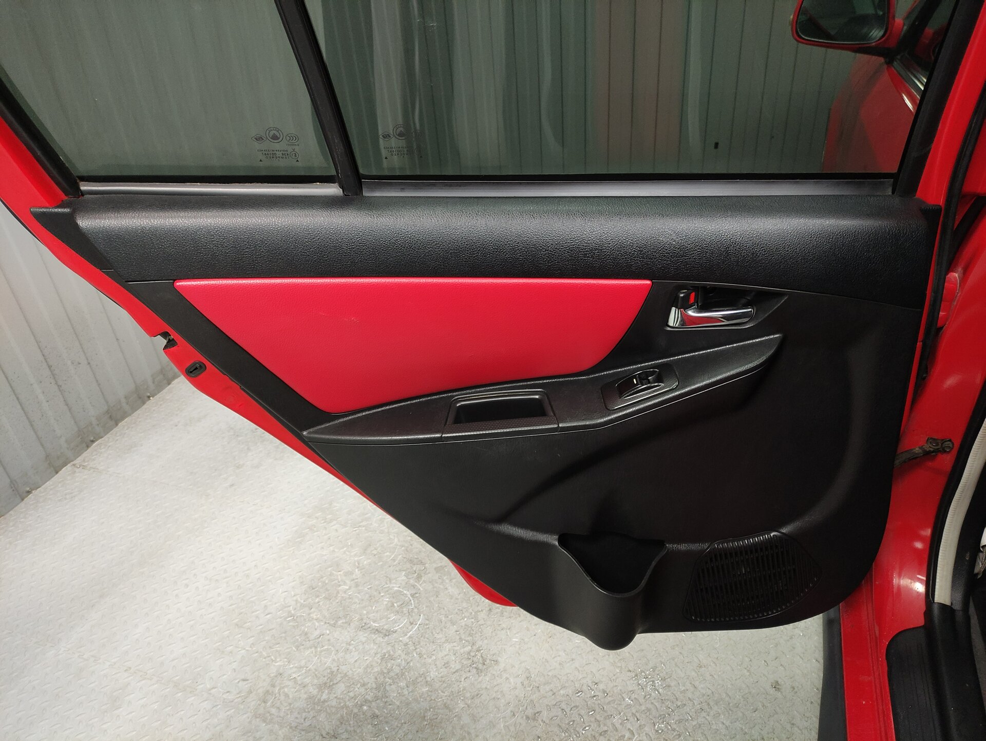 Geely MK Cross, I 2012