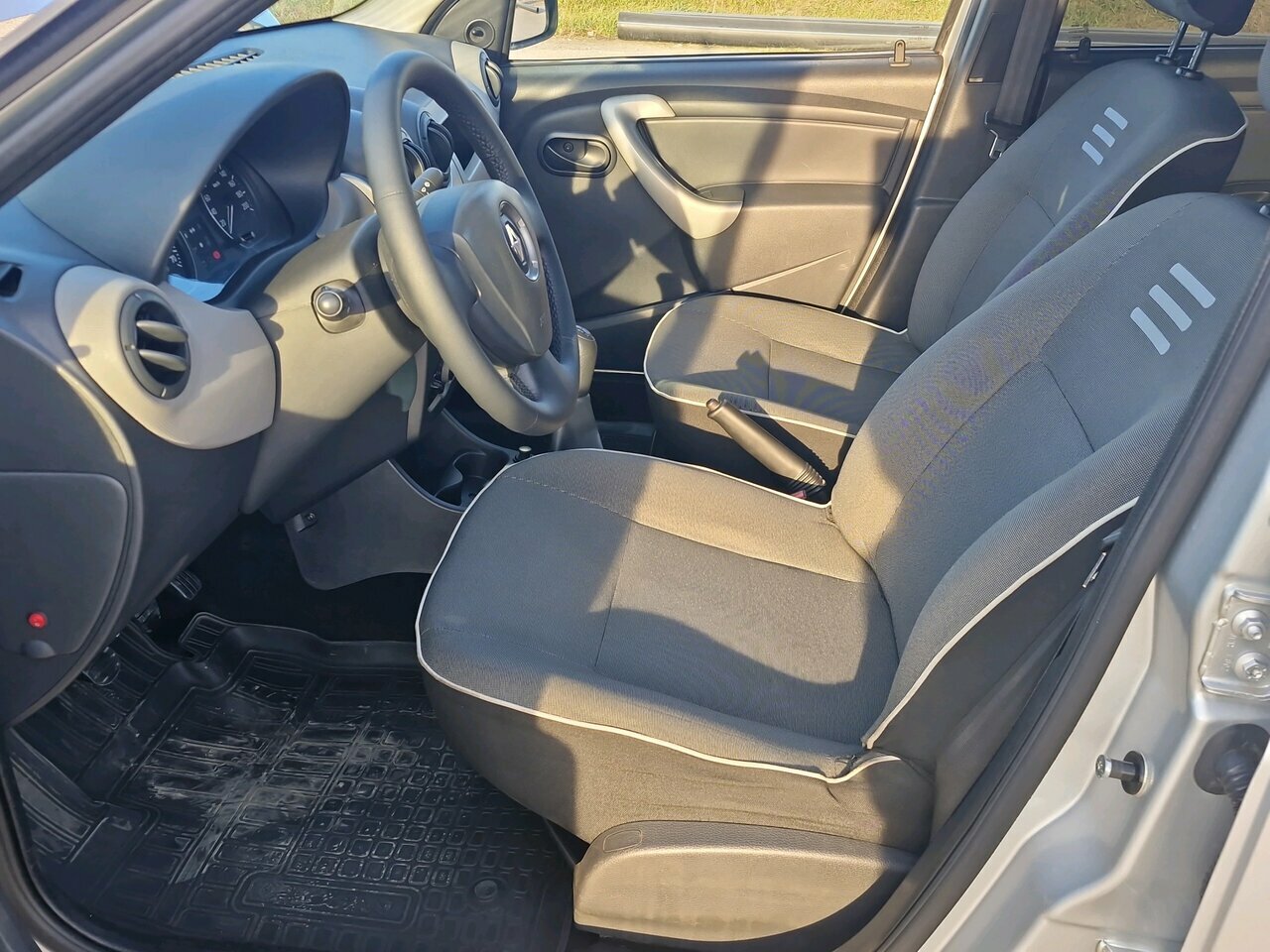 Renault Logan, I Рестайлинг 2012