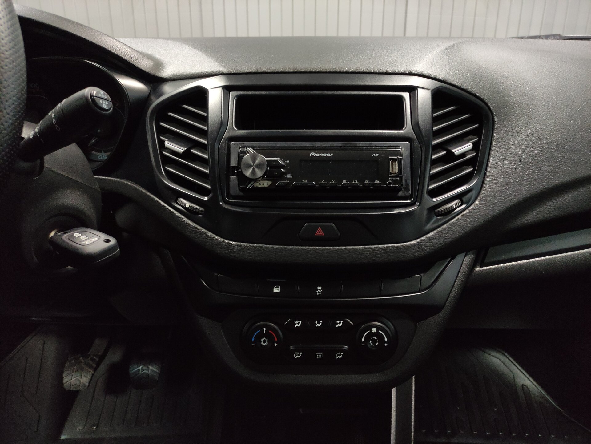 Lada (ВАЗ) Vesta, I 2018 Lada (ВАЗ) Vesta, I 2018