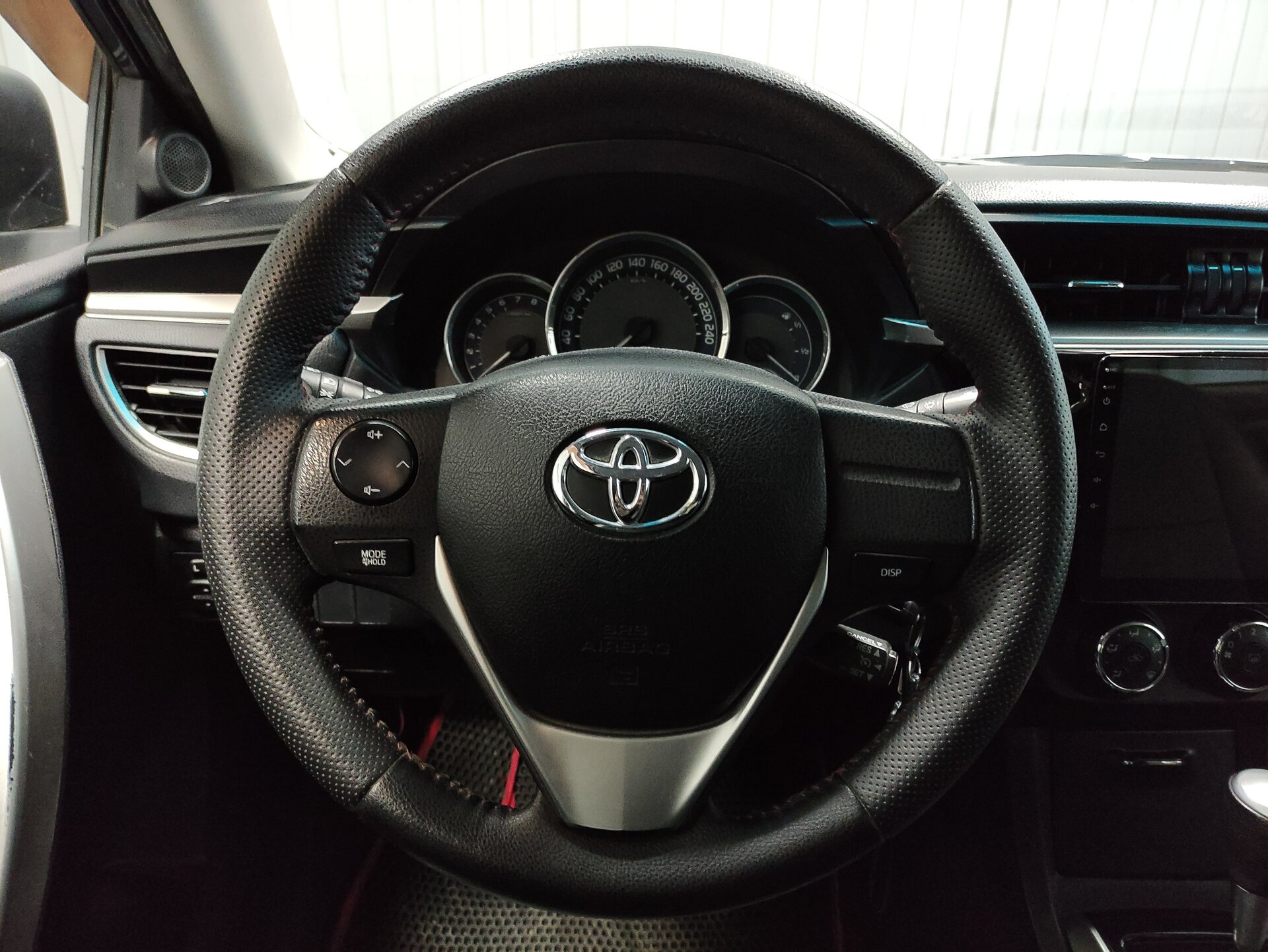 Toyota Corolla, XI (E160, E170, E180) 2014