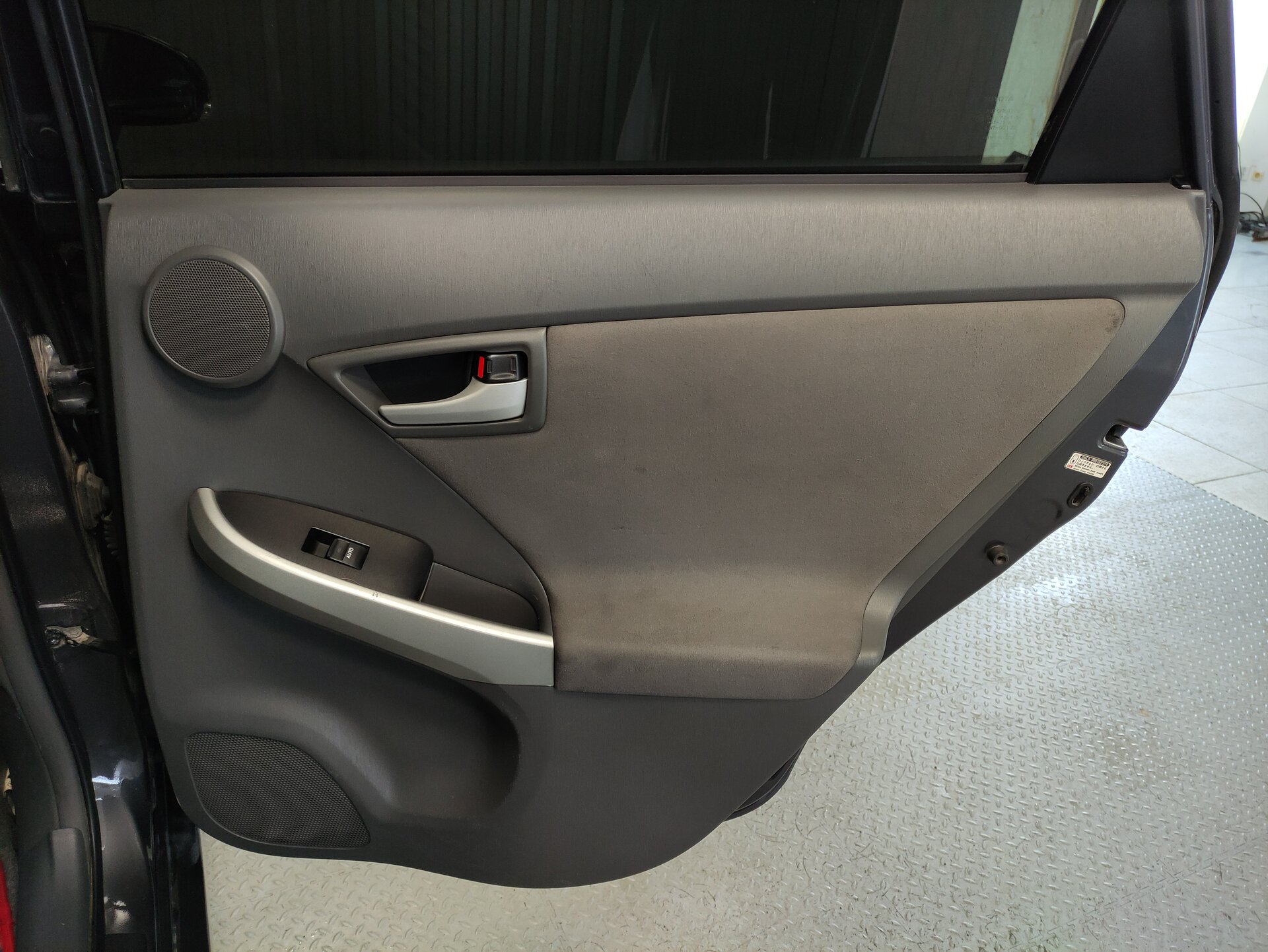 Toyota Prius, III Рестайлинг (XW30) 2011 Toyota Prius, III Рестайлинг (XW30) 2011