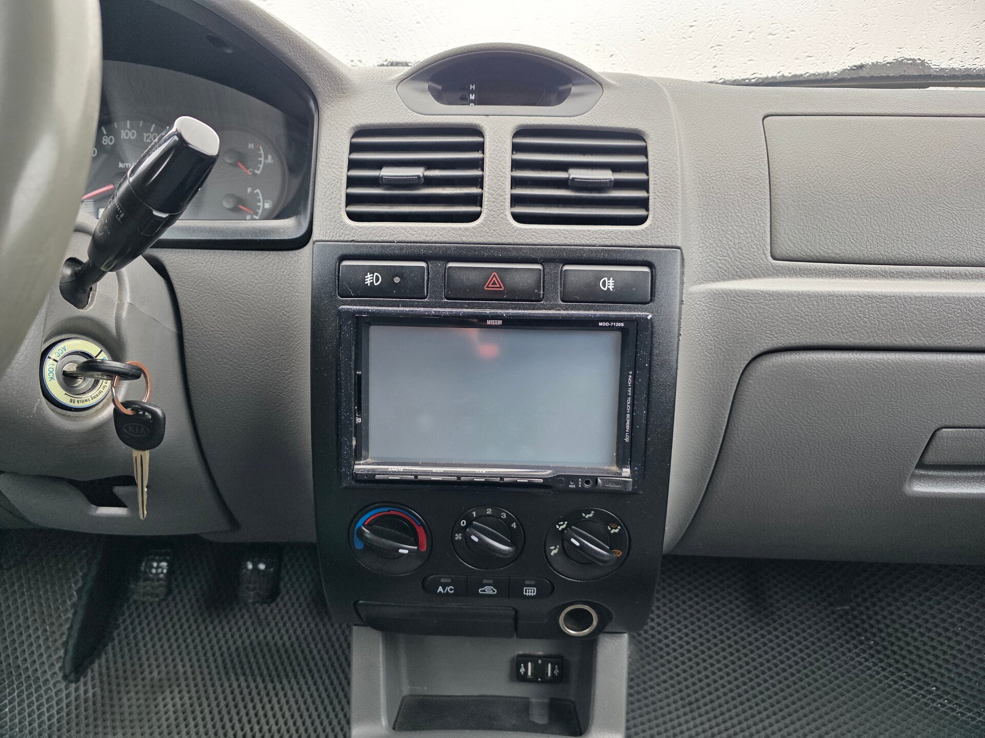 Kia Rio, I Рестайлинг 2003 Kia Rio, I Рестайлинг 2003