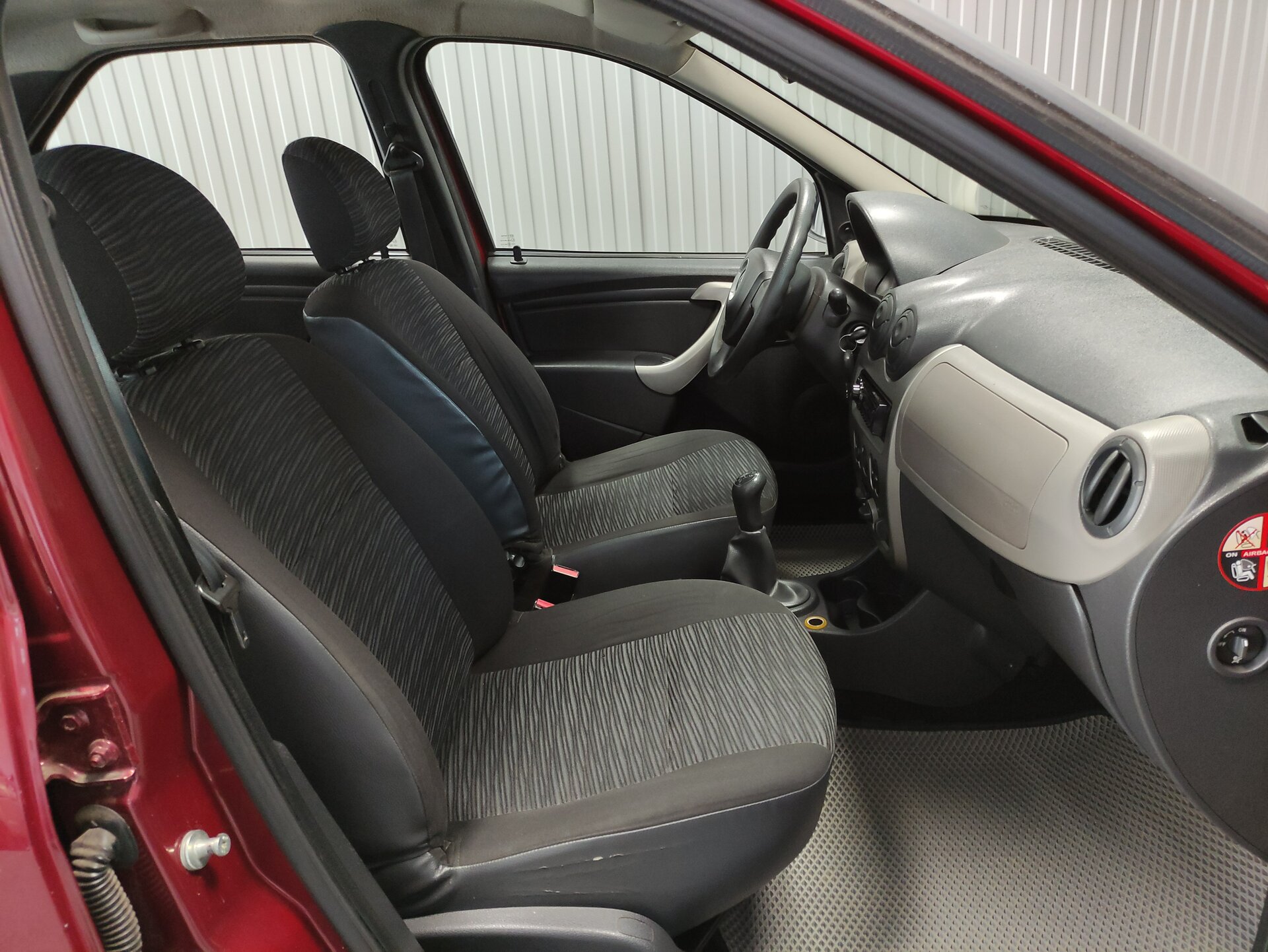 Renault Logan, I Рестайлинг 2011