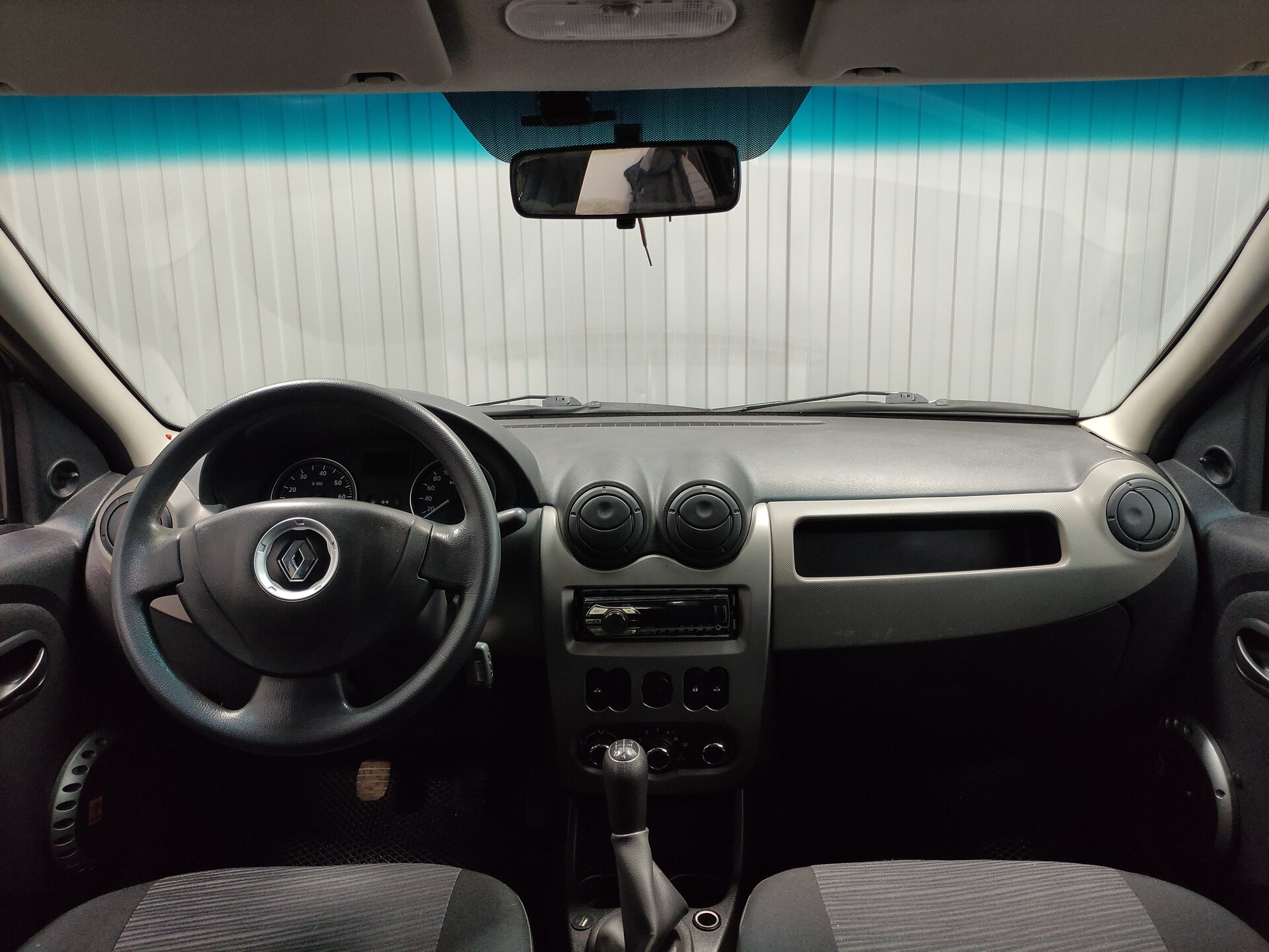 Renault Logan, I Рестайлинг 2012