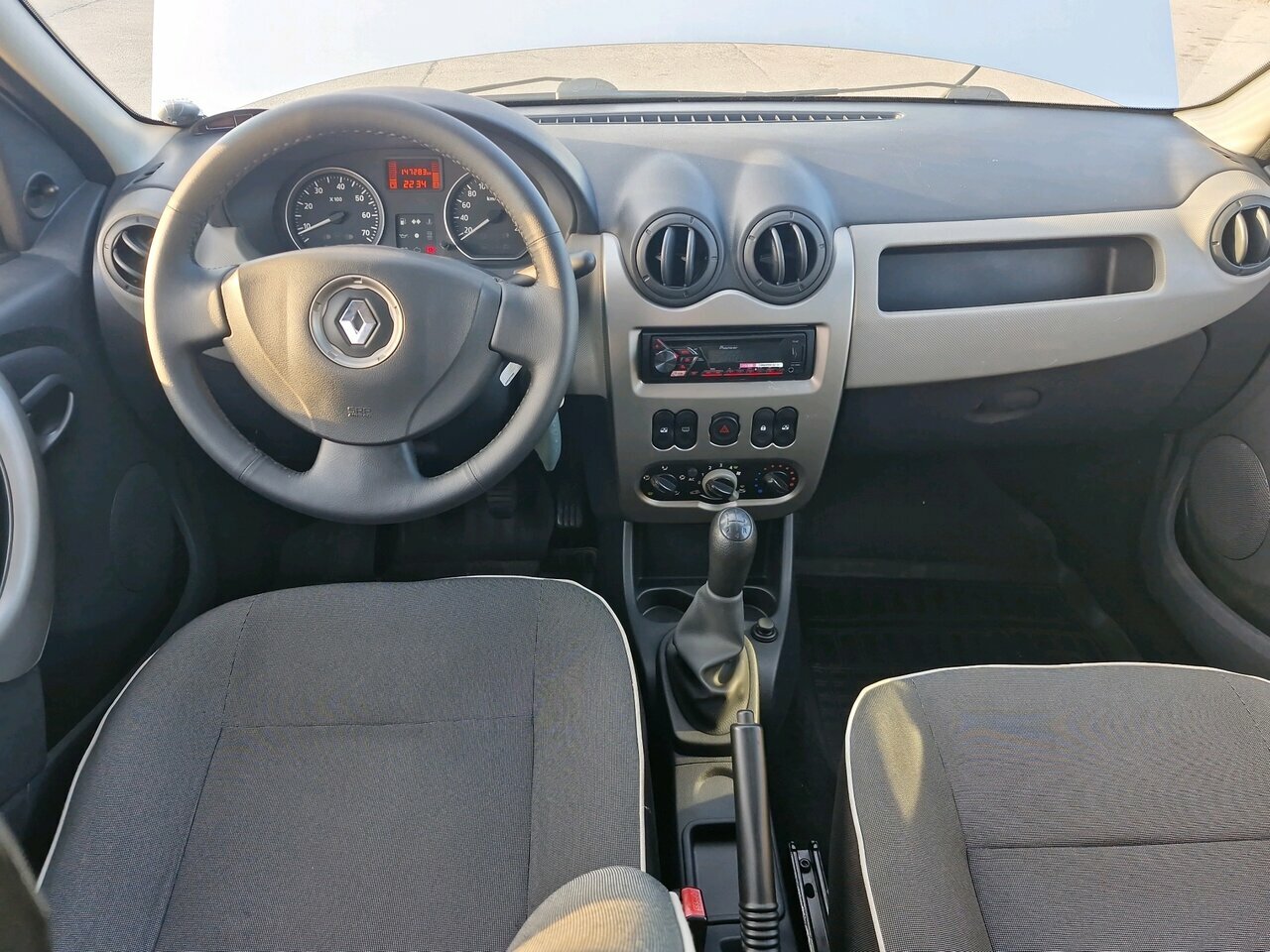 Renault Logan, I Рестайлинг 2012