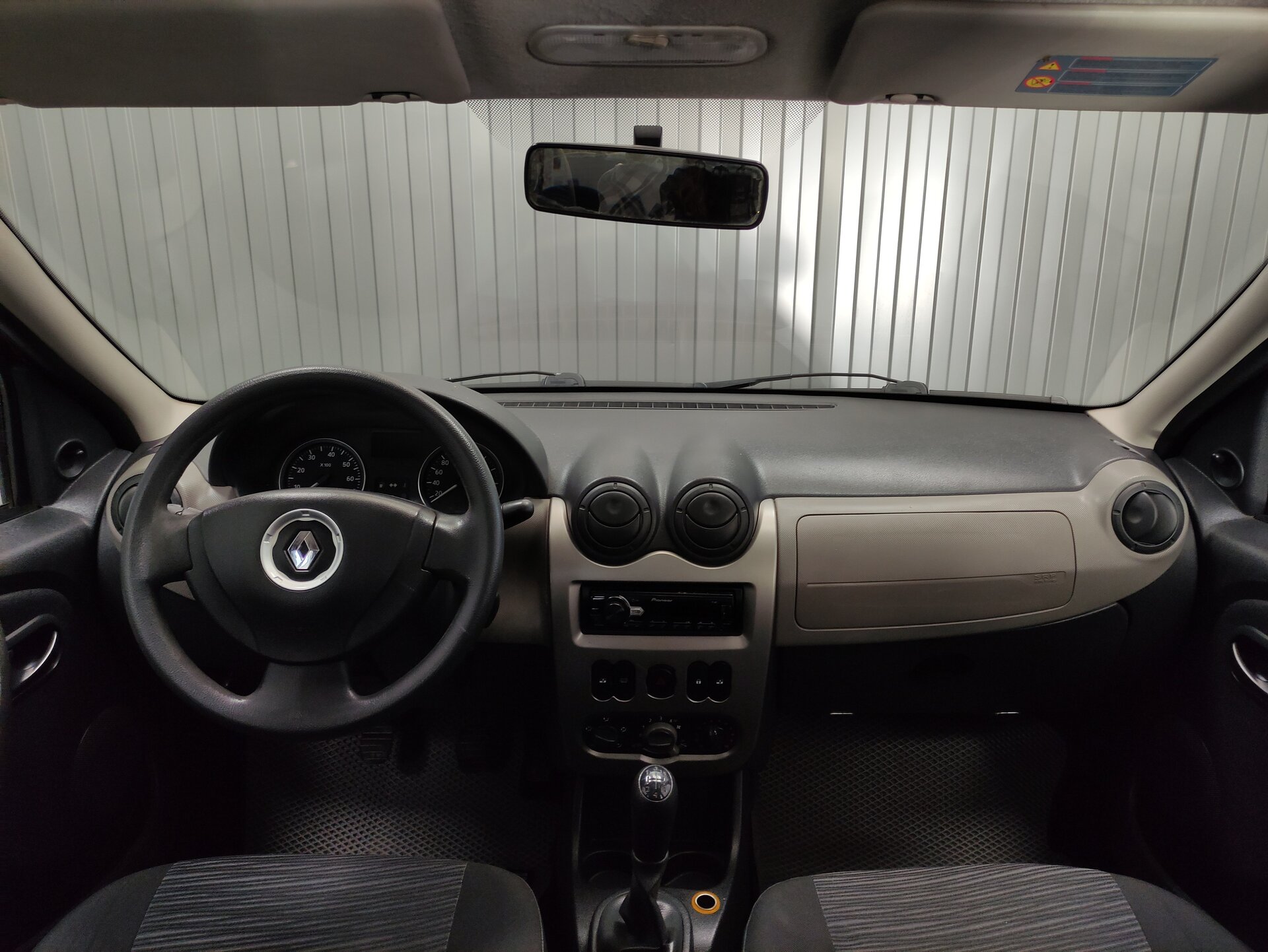 Renault Logan, I Рестайлинг 2011