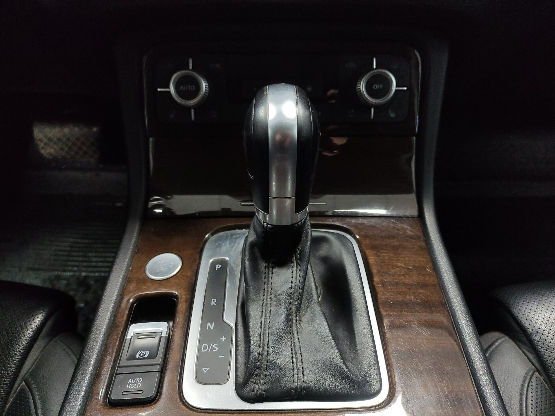 Volkswagen Touareg, II Рестайлинг 2015 Volkswagen Touareg, II Рестайлинг 2015