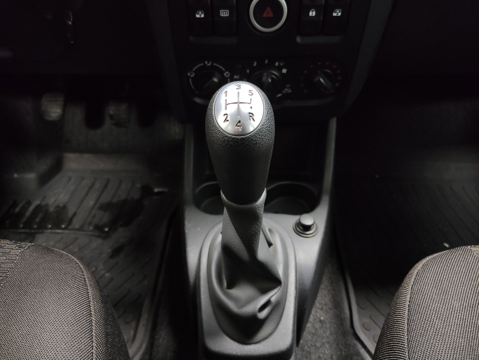 Lada (ВАЗ) Largus, I 2013