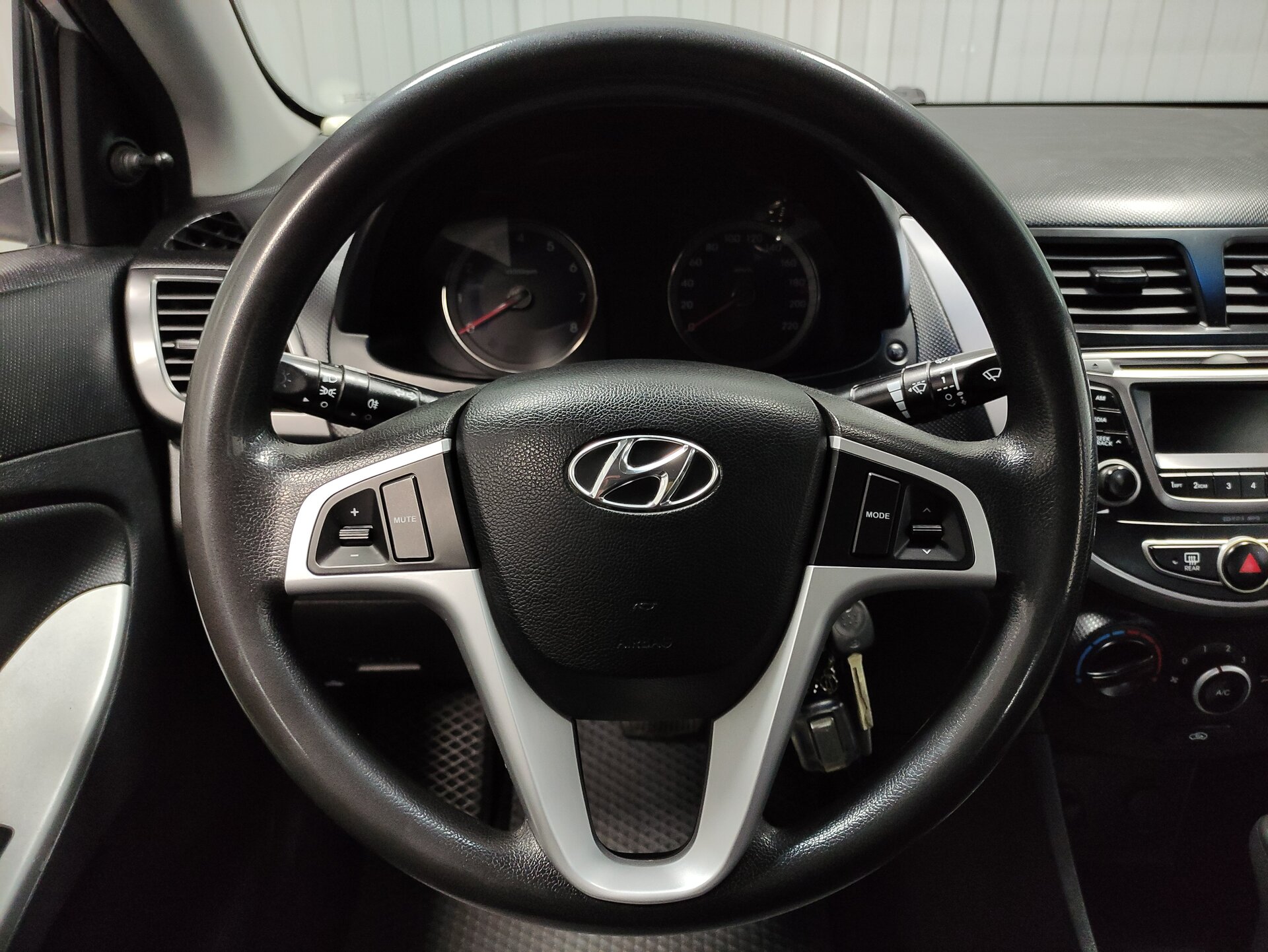 Hyundai Solaris, I 2012
