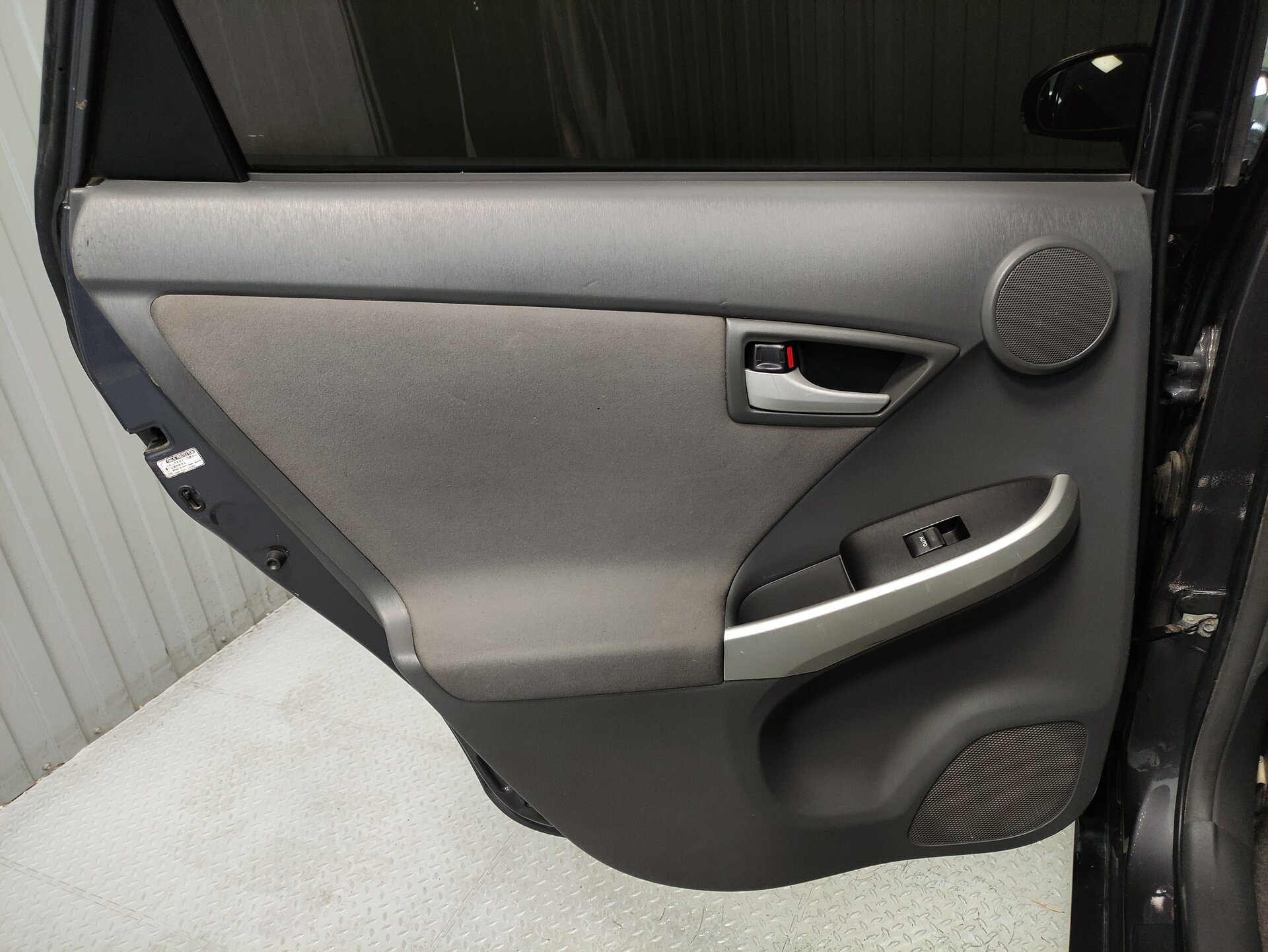 Toyota Prius, III Рестайлинг (XW30) 2011 Toyota Prius, III Рестайлинг (XW30) 2011