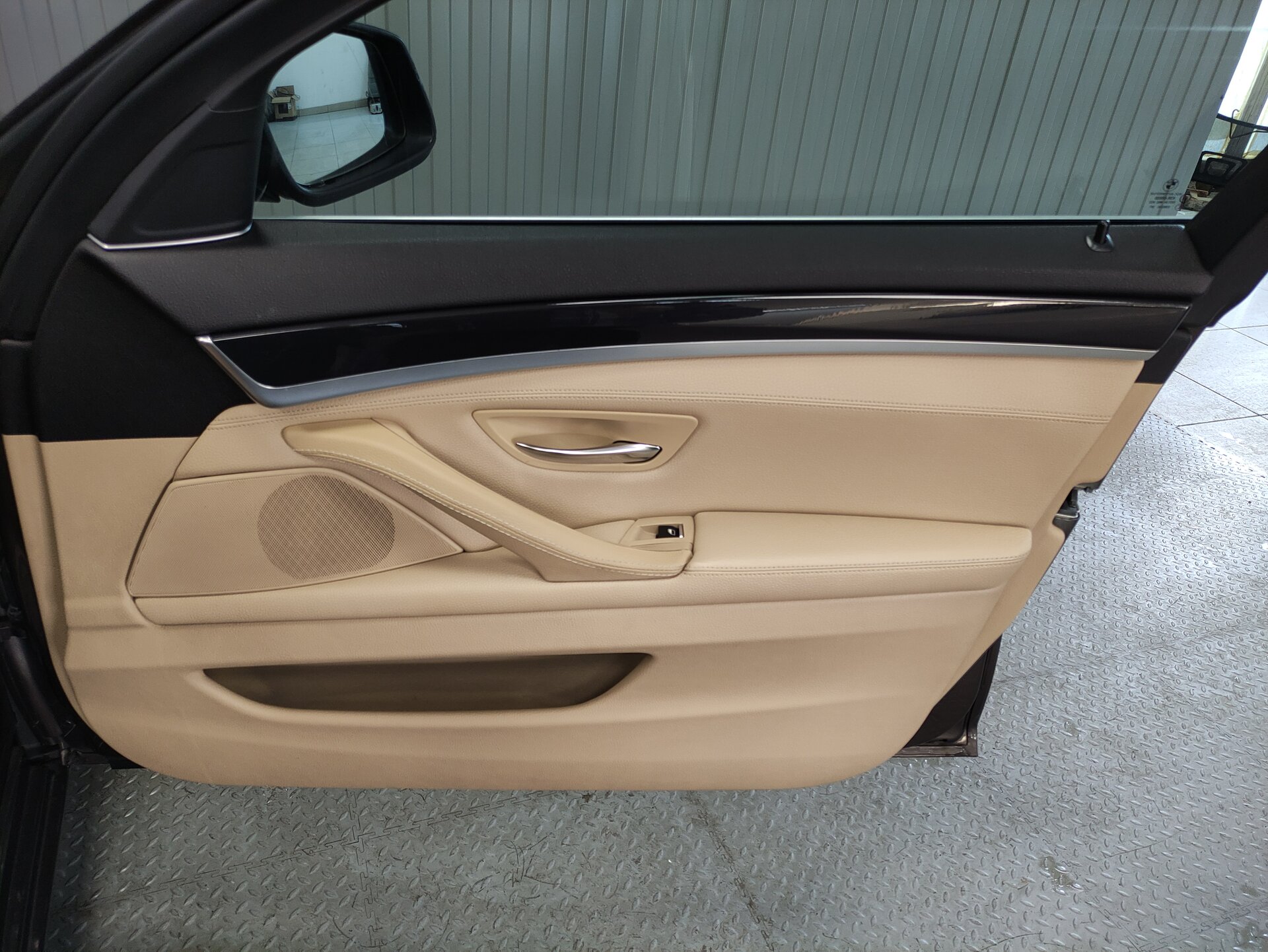 BMW 5 серии, VI (F10/F11/F07) 2012