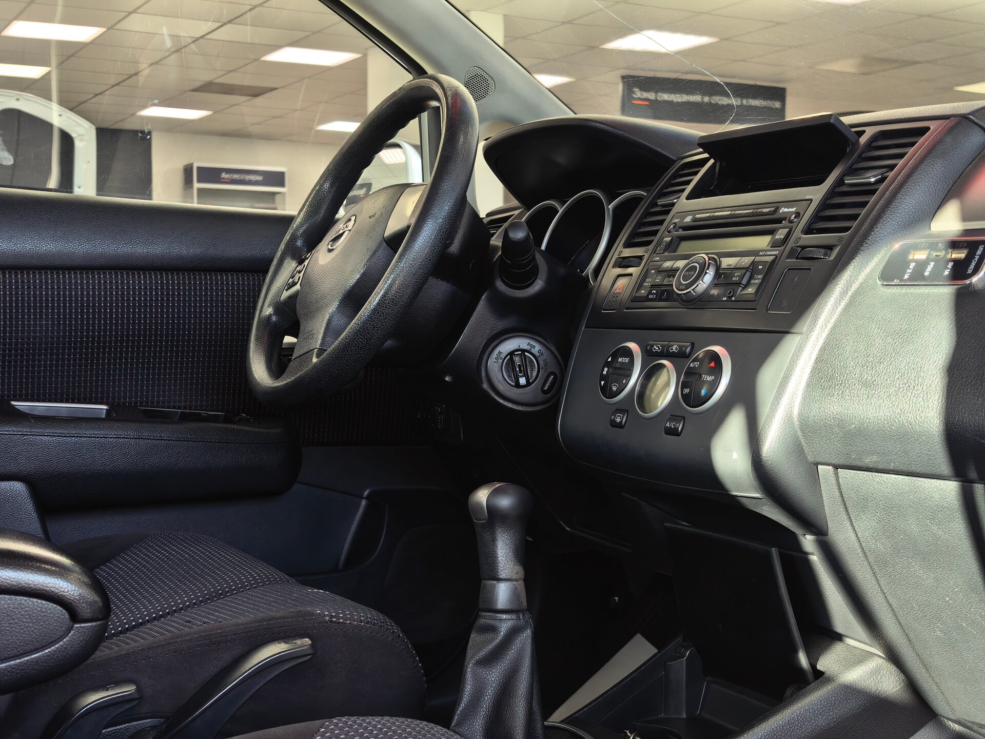 Nissan Tiida, I Рестайлинг 2011